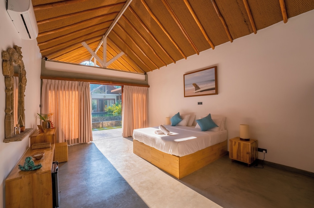 Deluxe Double Room, Pool View photo 2