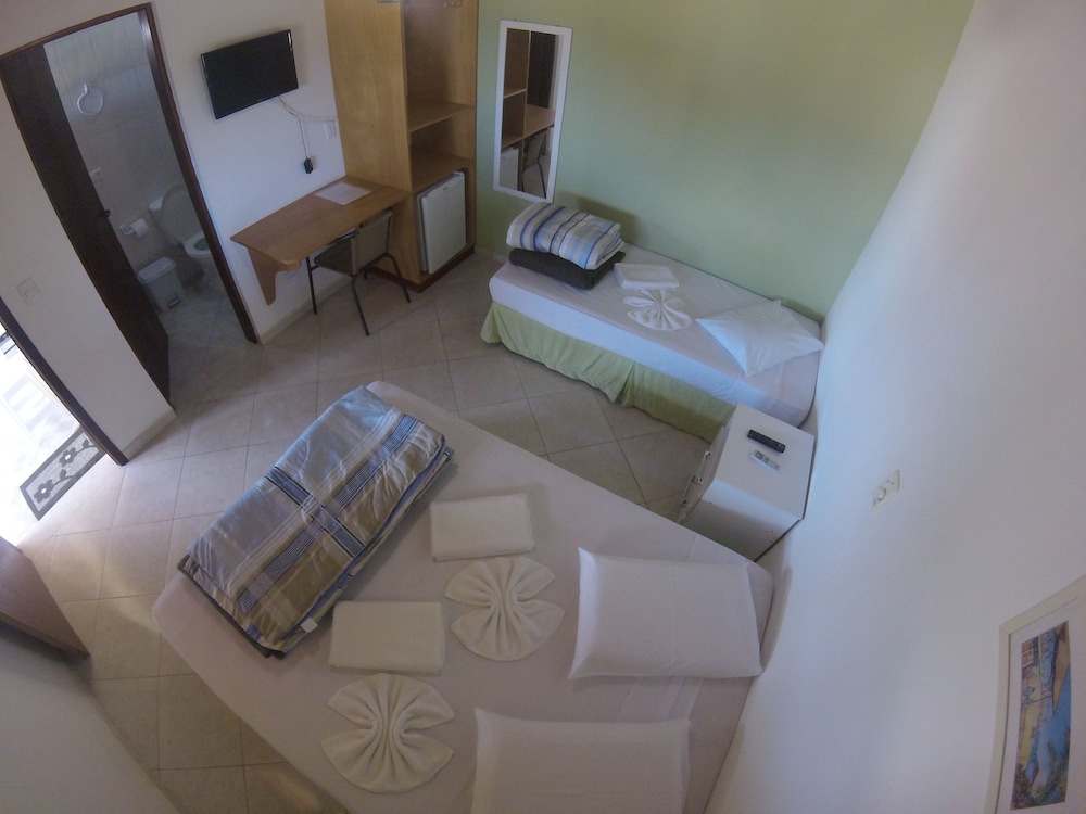 Deluxe Triple Room, 1 Bedroom, Private Bathroom photo 3