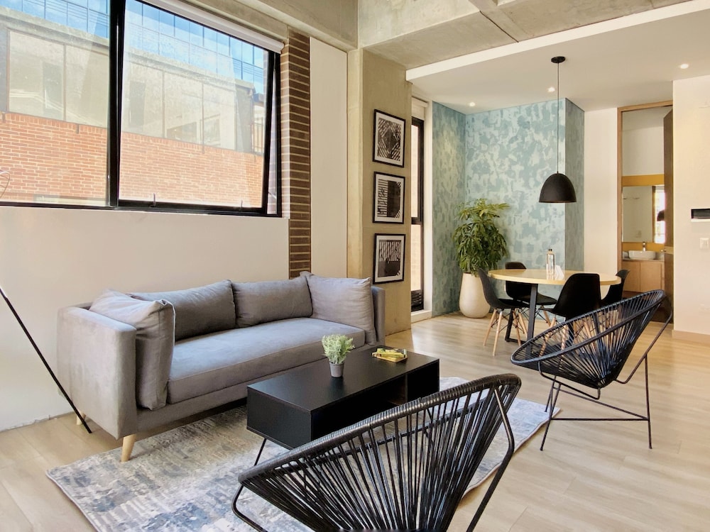 Apartment (605)