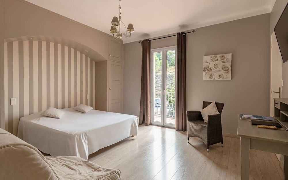 Standard Room photo 3