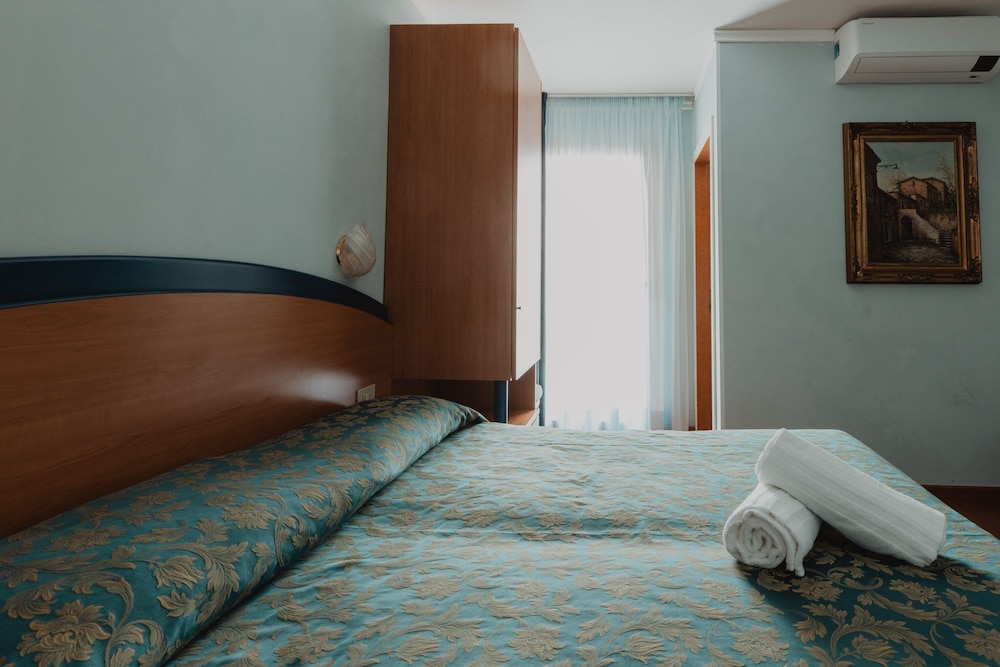 Economy Double or Twin Room photo 1