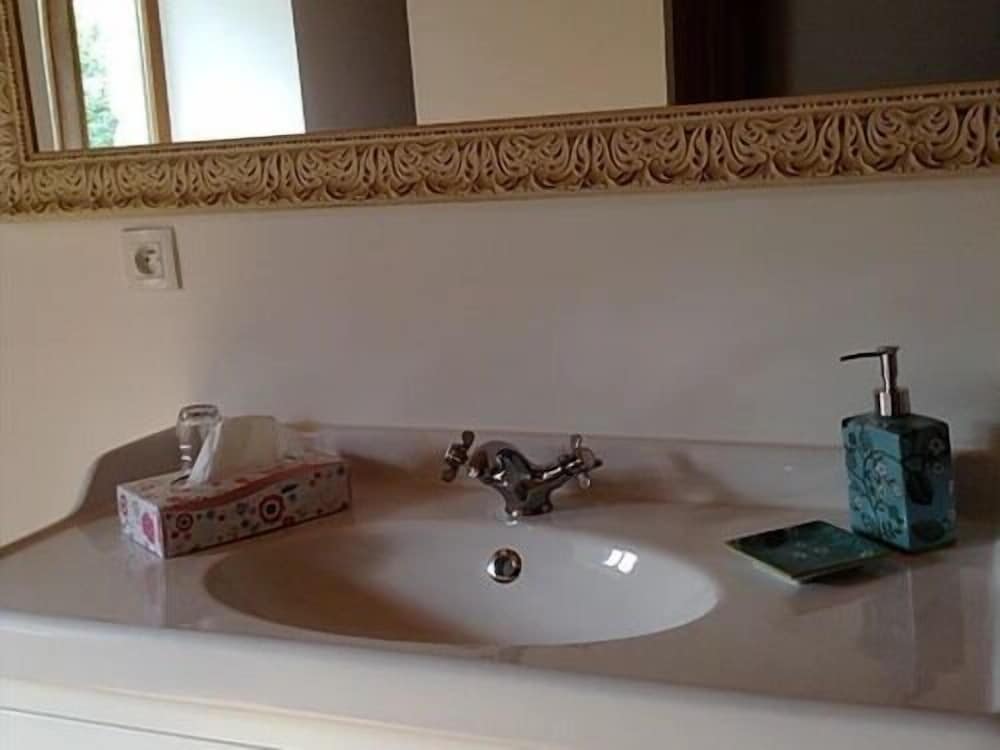Standard Double Room, Ensuite (Vue sur Riviére) photo 3