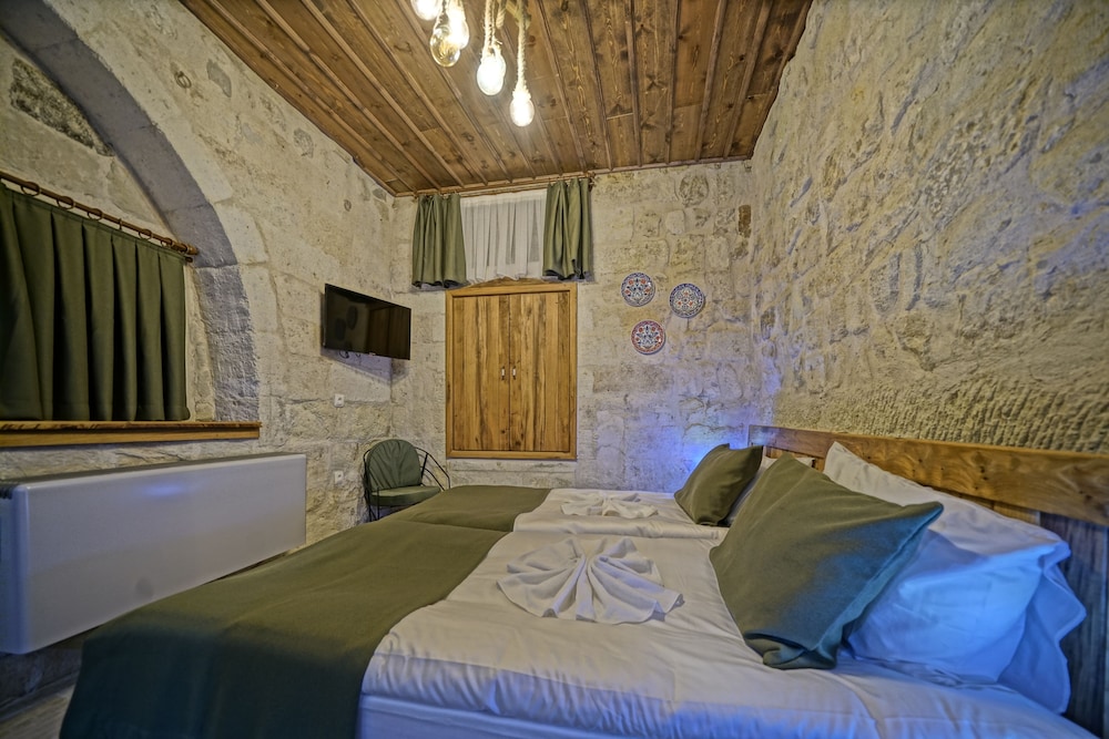 Standard Twin Room - Photo 5