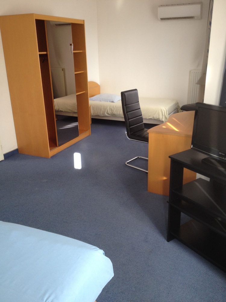 Superior Twin Room, Accessible photo 2