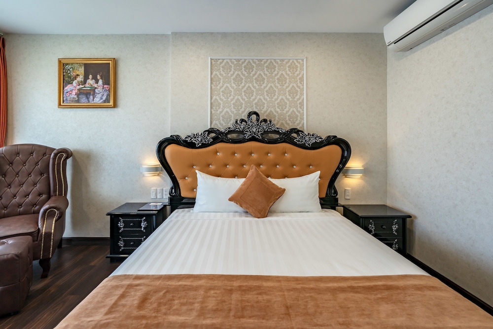 Presidential Apartment, 1 Queen Bed, Non Smoking, City View photo 3