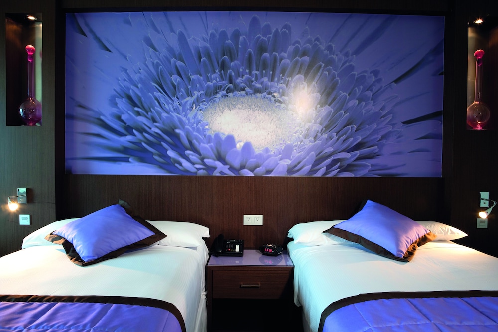 Deluxe Room, 2 Twin Beds - Photo 1