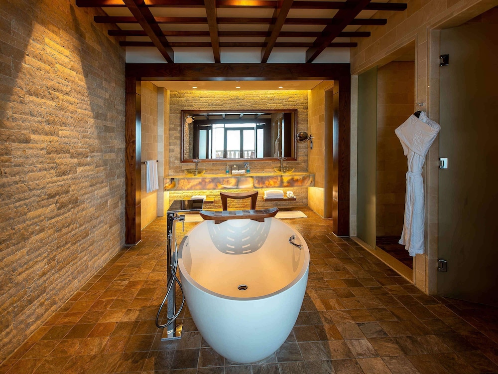 Club Suite, 2 Bedrooms, Club Lounge Access, Sea View (Opera) thumbnail 6