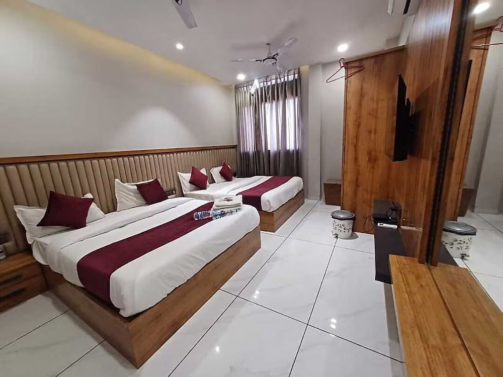 Family Quadruple Room, City View photo 1