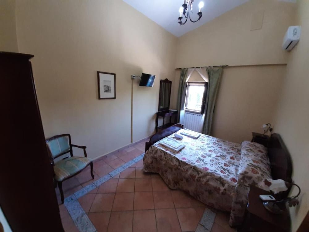 Standard Room photo 2