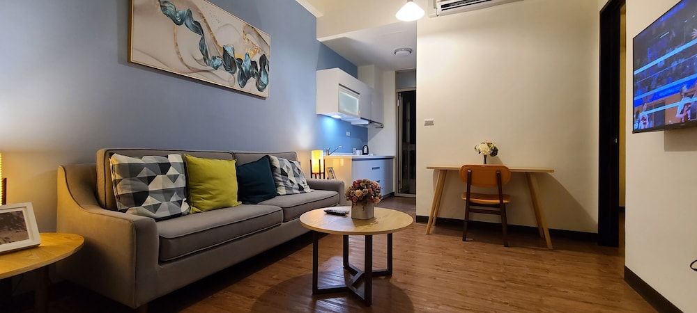Deluxe Suite, 1 Bedroom Suite, 2 Single Beds, Balcony - Photo 4