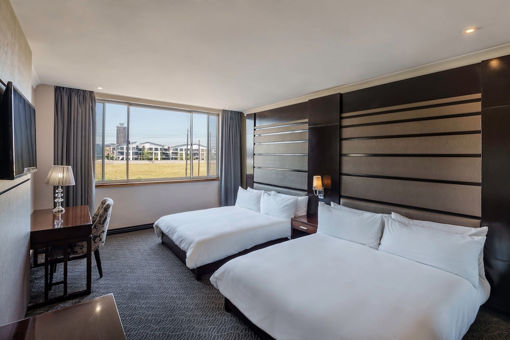 Room, 2 Queen Beds - Photo 3