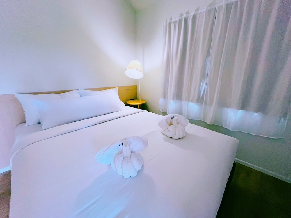 Bungalow Double Bed photo 3
