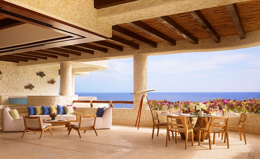 Three Bedroom Oceanview Residence - Photo 3