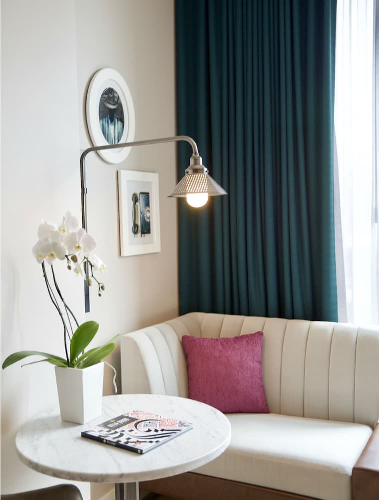 Premium Room, 1 King Bed, Accessible, City View - Photo 3