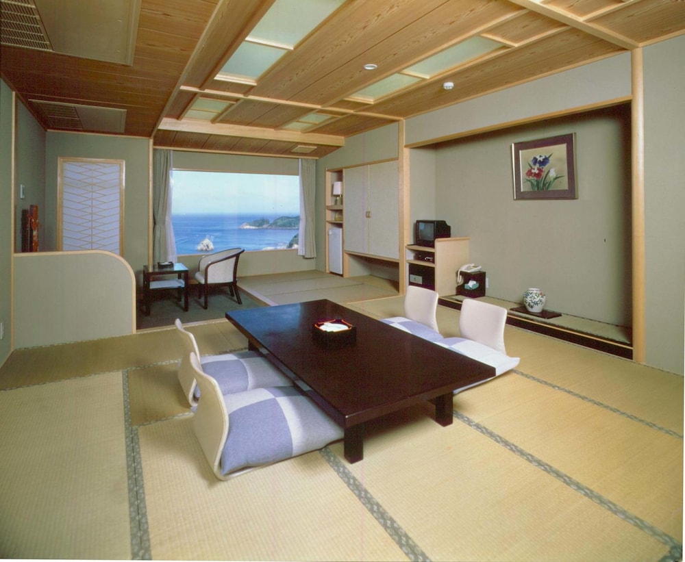 Japanese-Style Standard Room with Ocean View photo 2