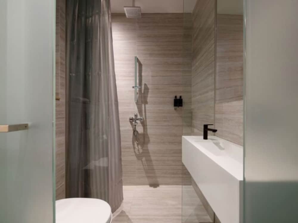 Cabin S, Window, Private Bathroom