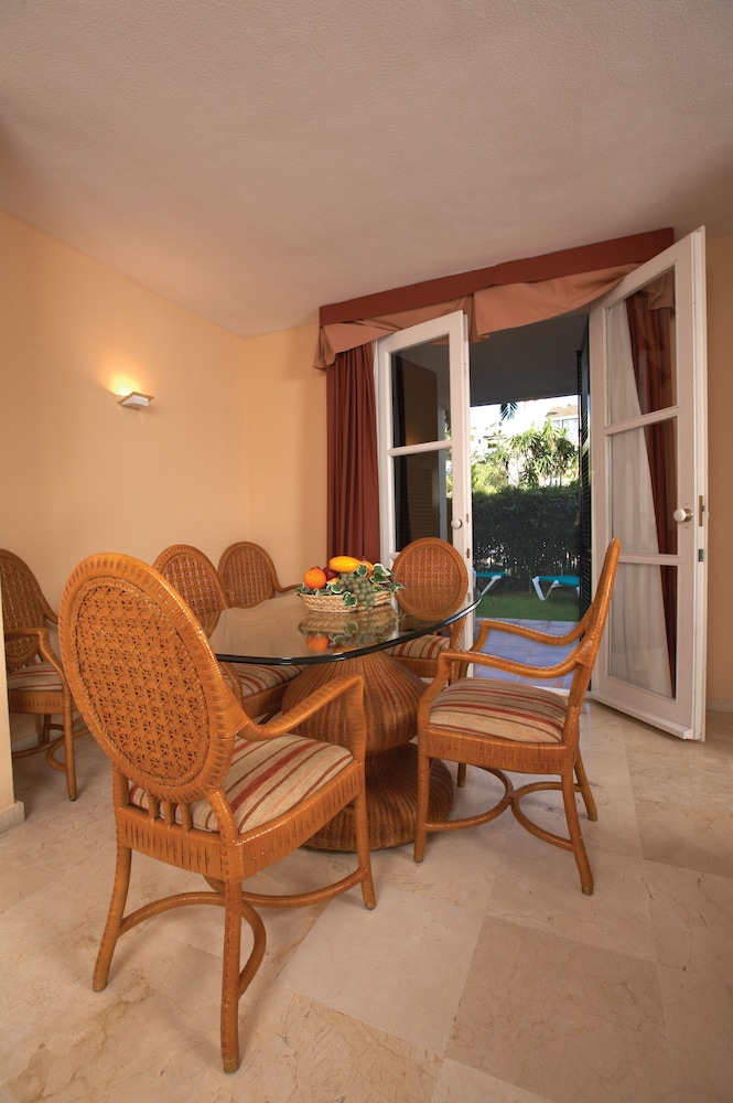 Apartment, 3 Bedrooms - Photo 4