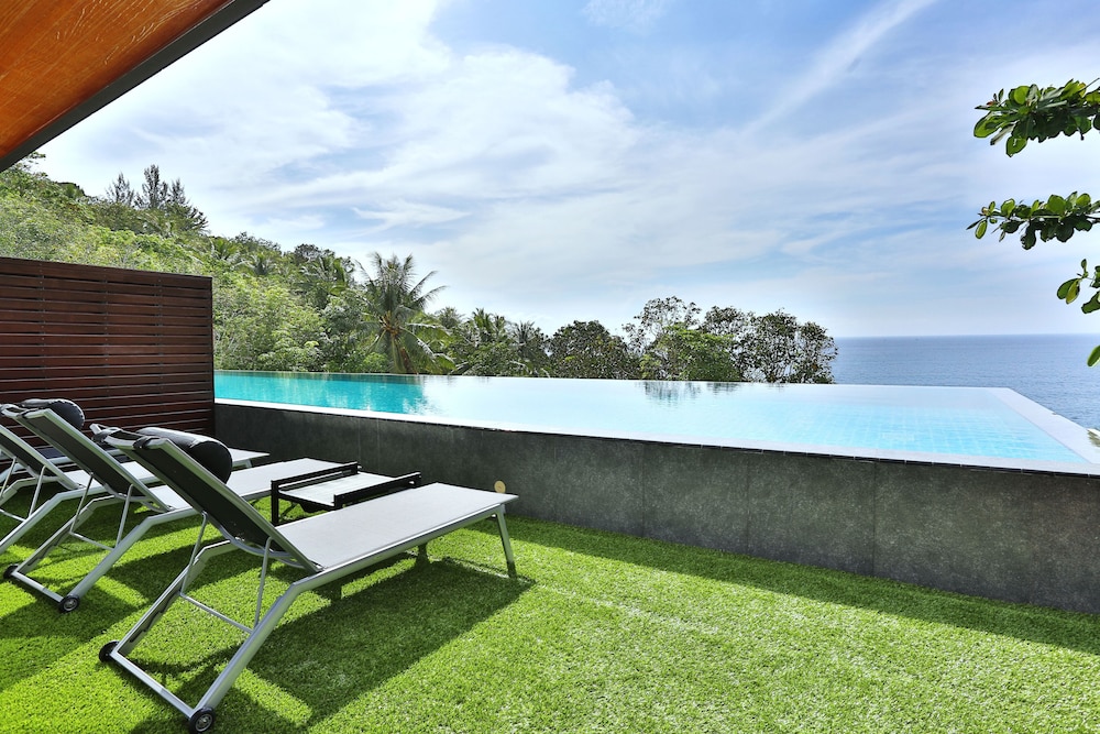 Family Access Pool 2-Bedroom Suite - Photo 8