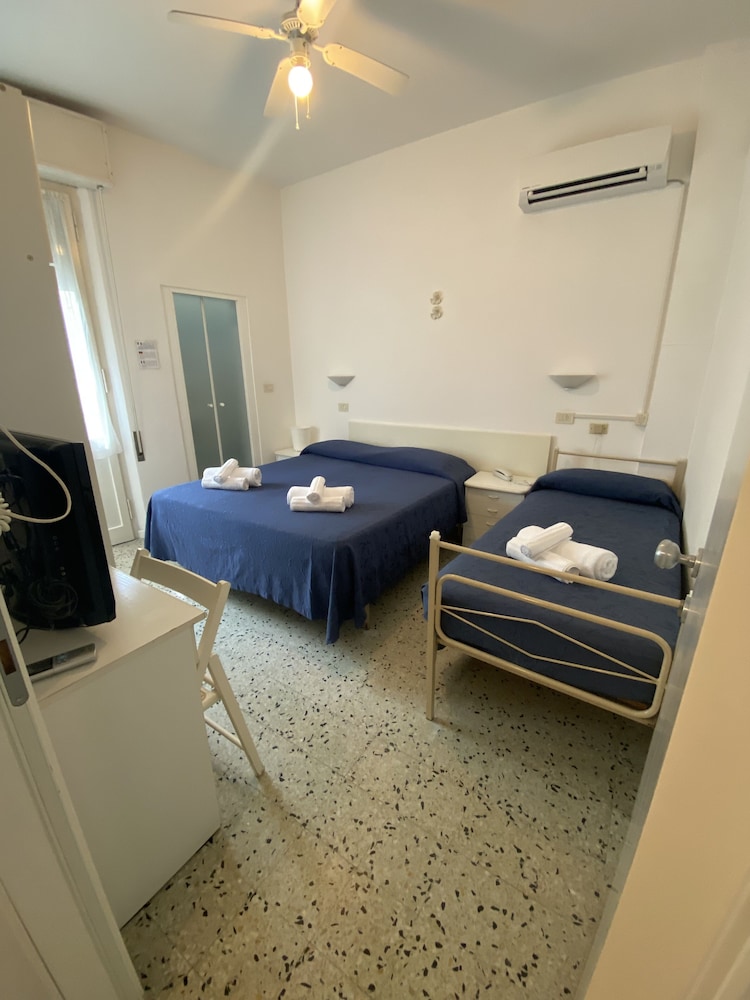 Comfort Quadruple Room