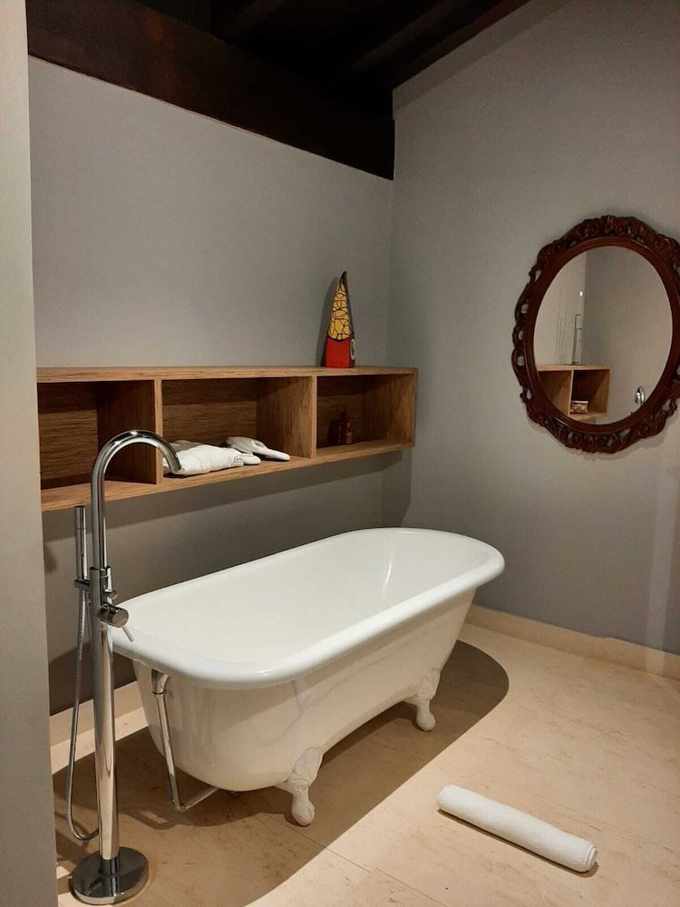 Luxury Suite, 1 Bedroom - Photo 5