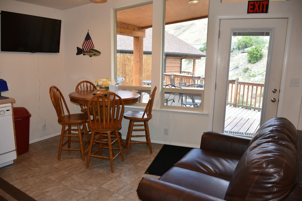 Suite, 1 Queen Bed with Sofa bed, Kitchen, River View photo 3