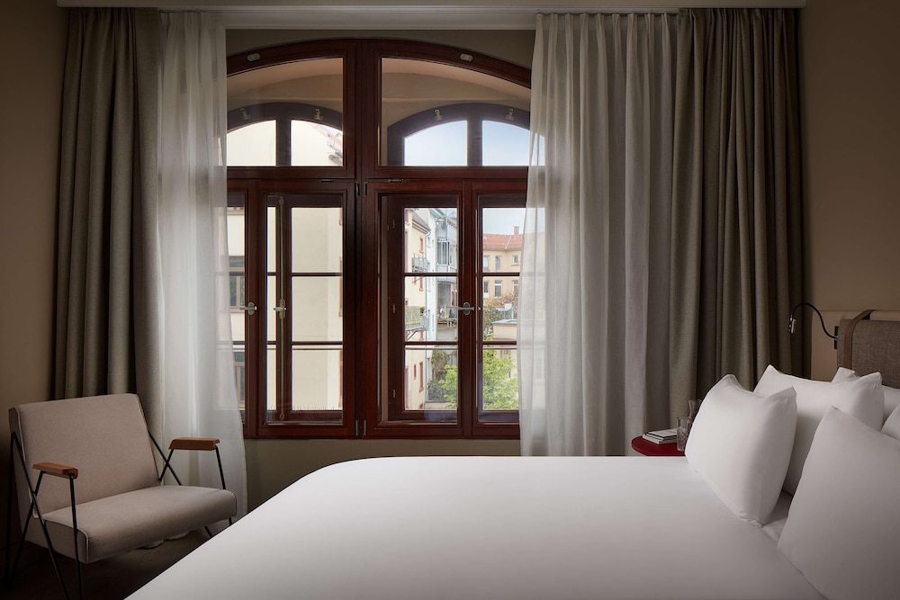 Junior Suite (Extra Bed 3 Adults)