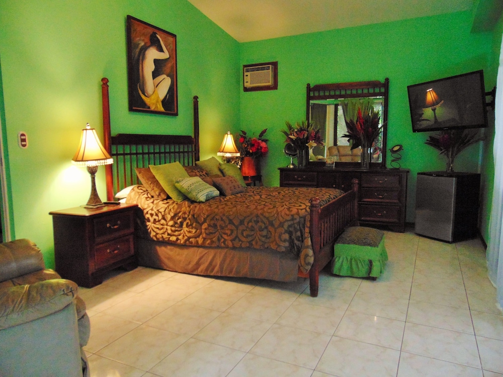 Honeymoon Room - Photo 1