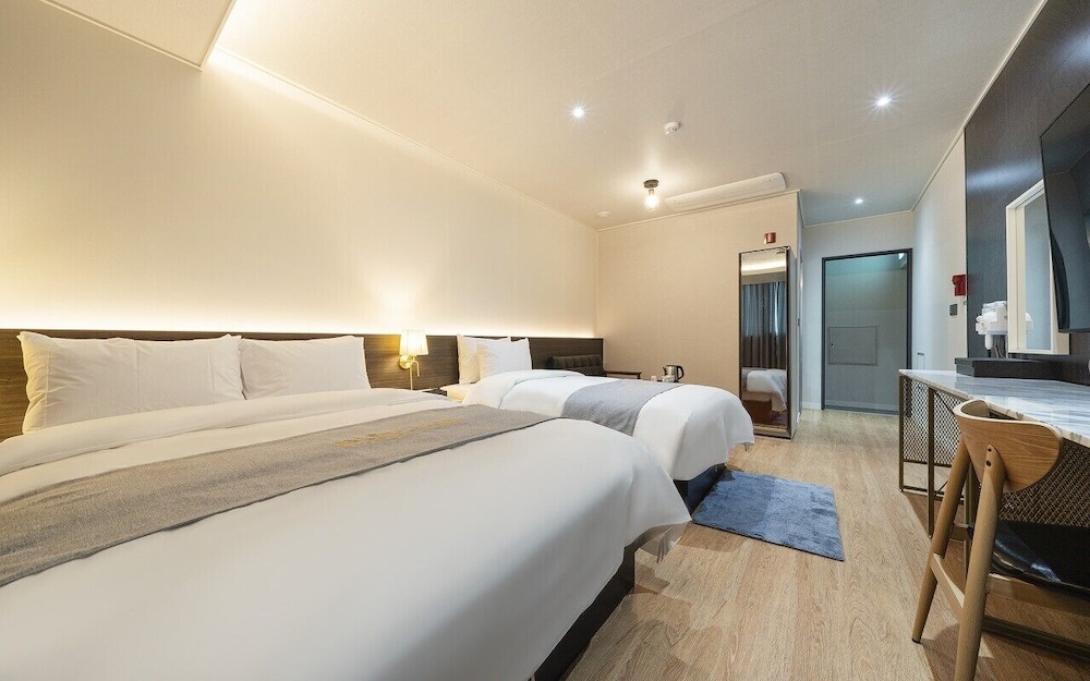 Superior Studio Suite photo 1