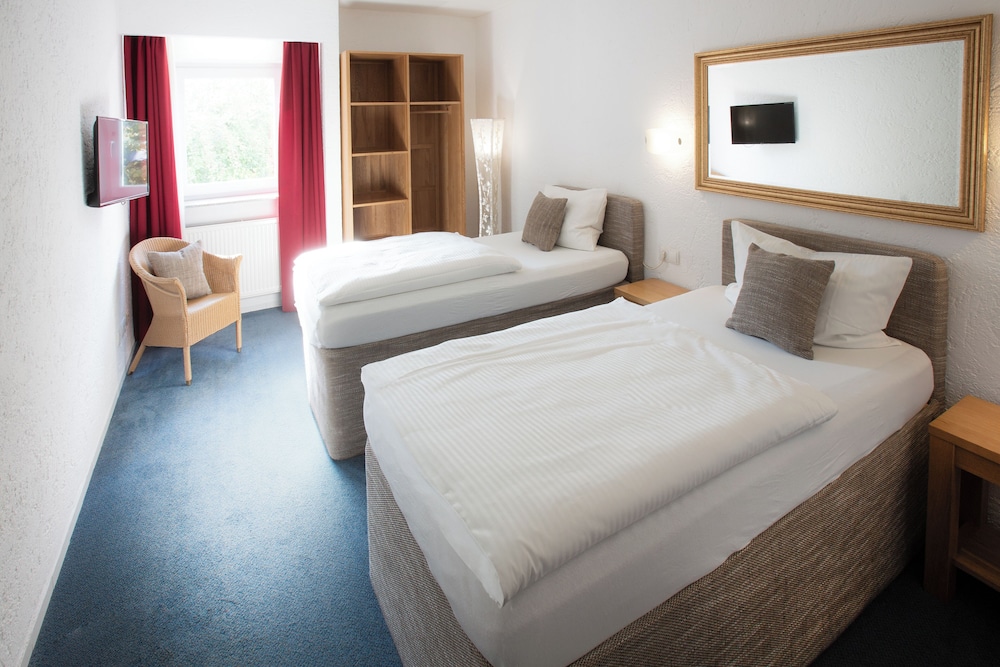 Twin Room - Photo 1
