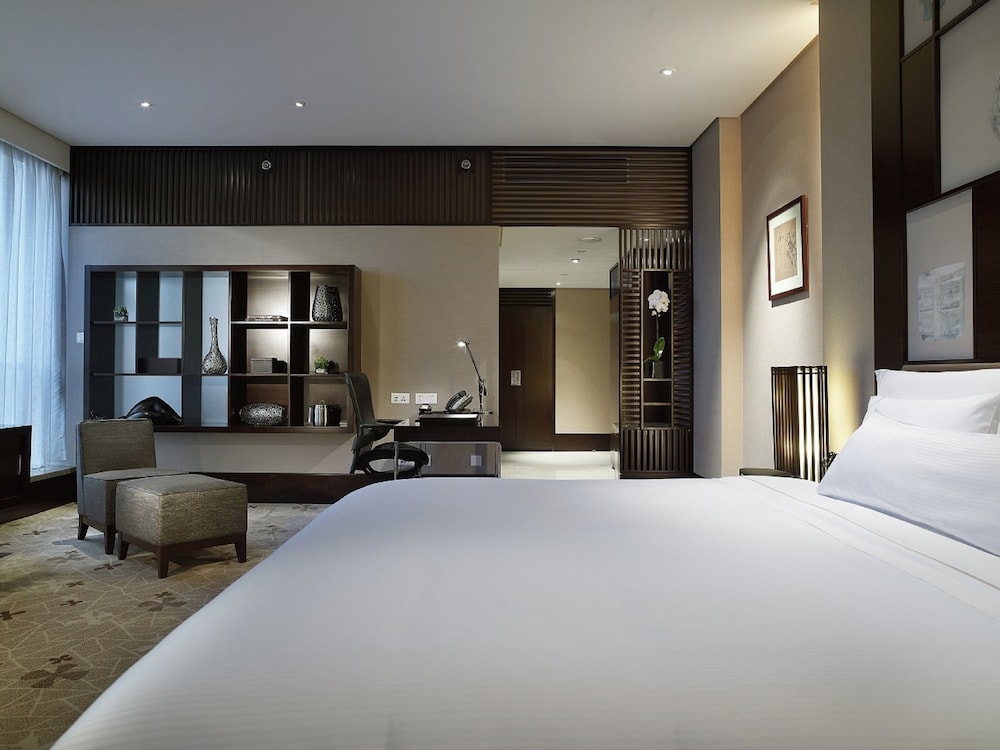 Westin, Premier Room, 2 Double Beds, City View photo 3