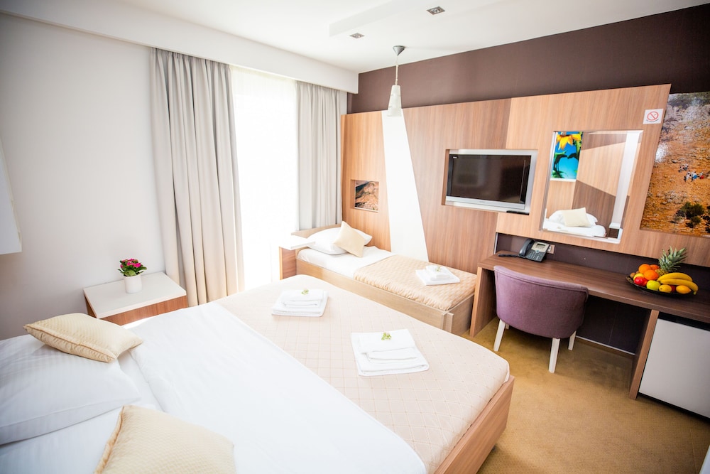 Superior Double or Twin Room - Photo 4