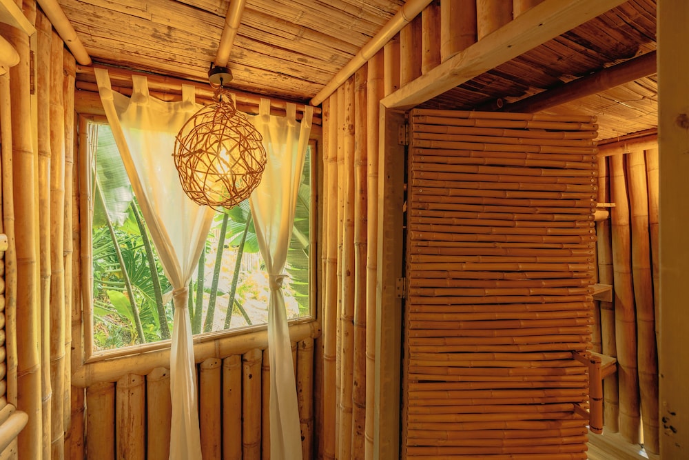 Bamboo Palace Romance - Photo 8