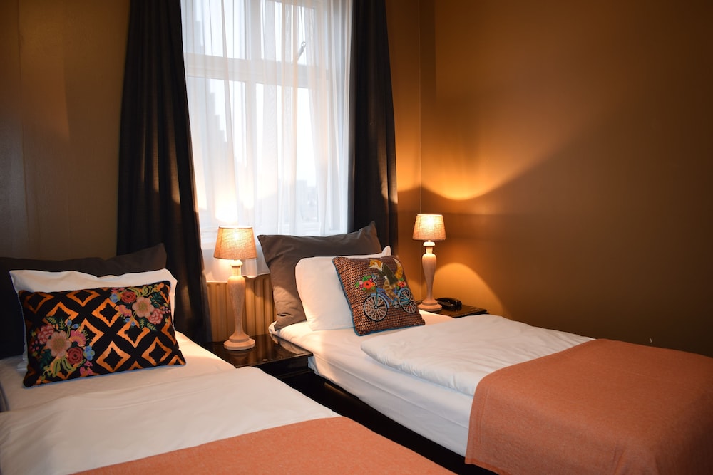 Standard Double or Twin Room - Photo 3