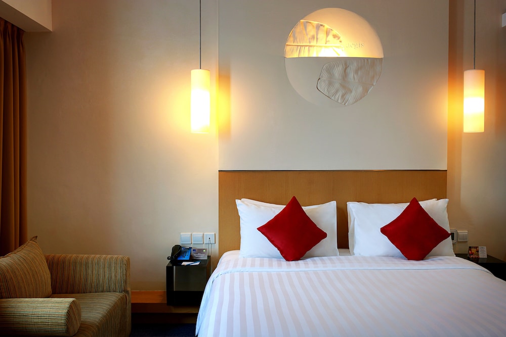 Executive Room, 1 King Bed - Photo 2
