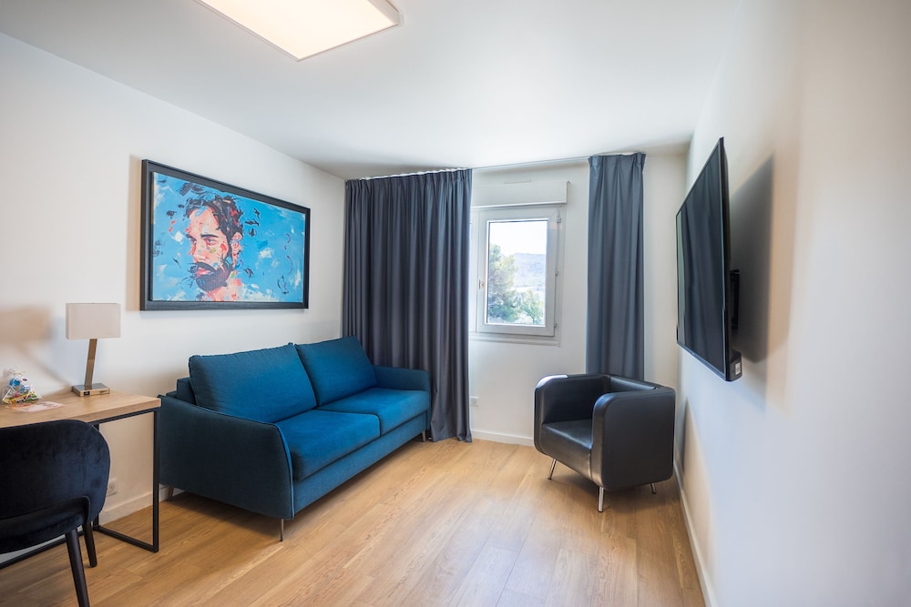 Family Suite thumbnail 6