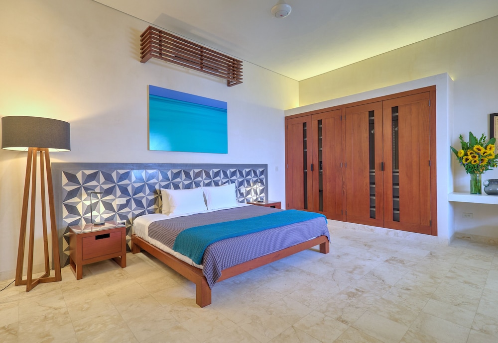 Deluxe Room (4), 1 King Bed
