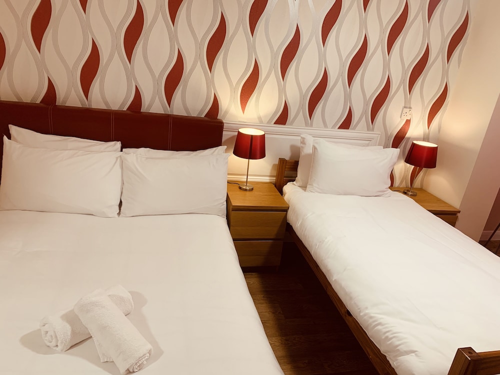 Double or Twin Room, Ensuite ( (Twin option Available)) photo 1