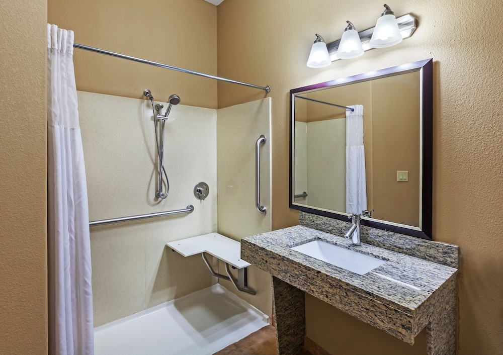 Studio Suite, 2 Queen Beds, Accessible (Mobility, Accessible Tub) photo 2