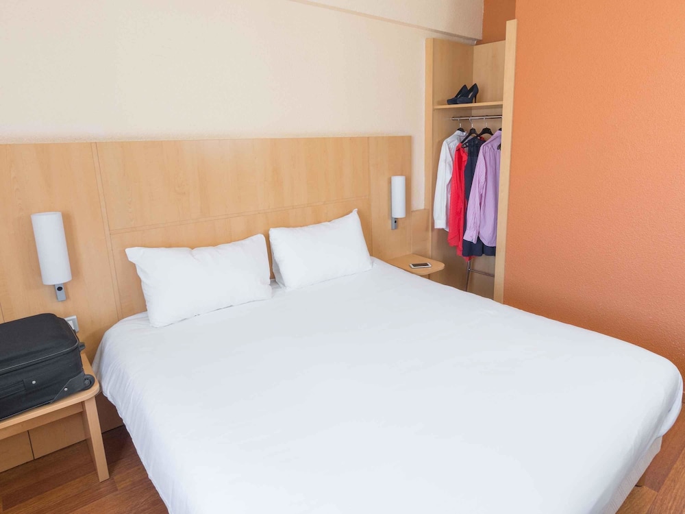 Standard Room, 1 Double Bed - Photo 5