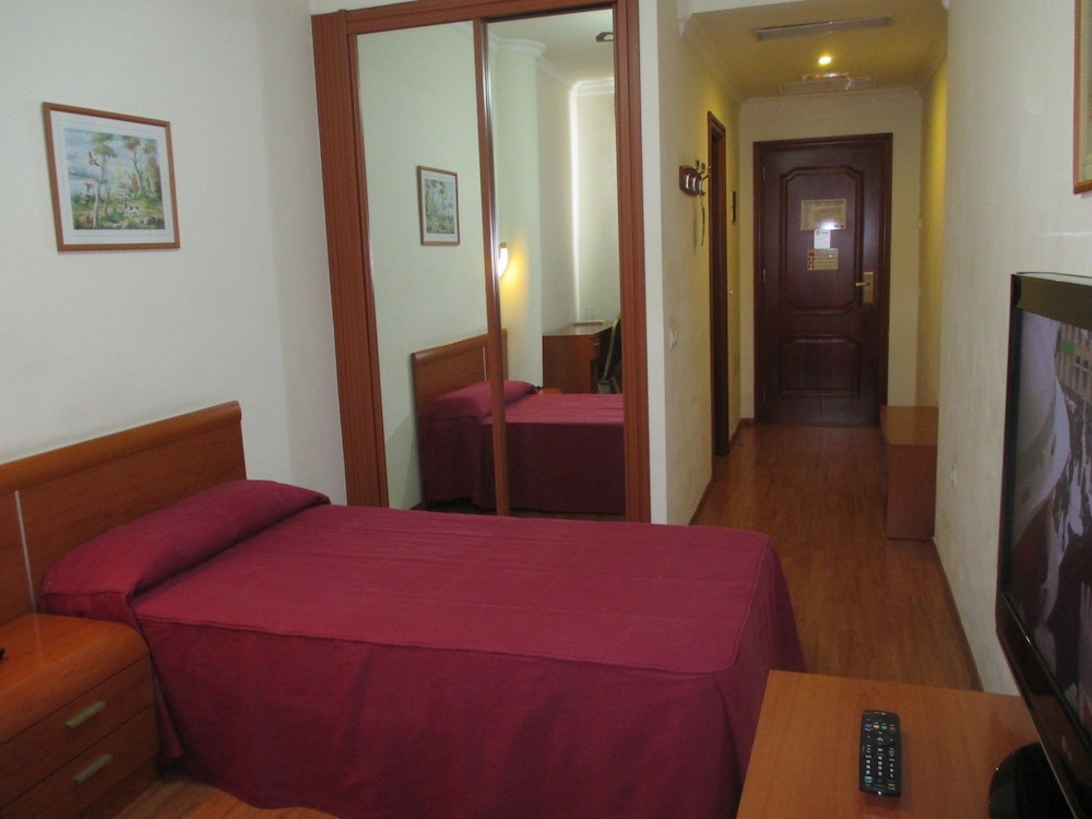 Single Room photo 2