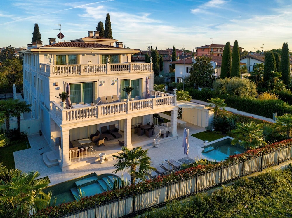 Villa, Accessible