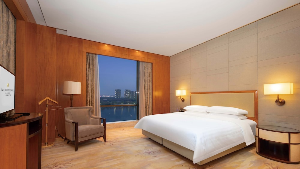 Suite, 1 Bedroom, Lake View