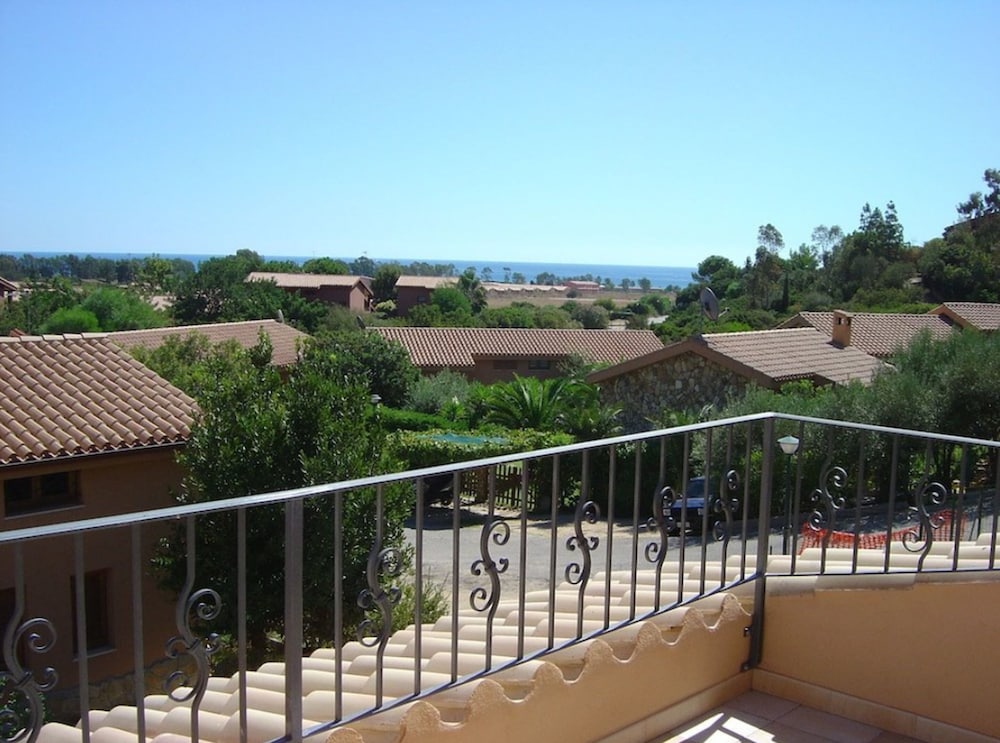 Family Apartment, 3 Bedrooms, 2 Bathrooms photo 3