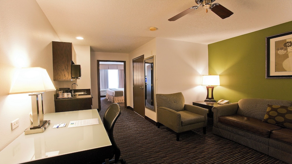 Suite, 1 Bedroom, Accessible Bathtub (Communication, Mobility) photo 3