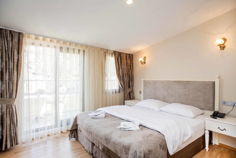 Comfort Suite photo 1