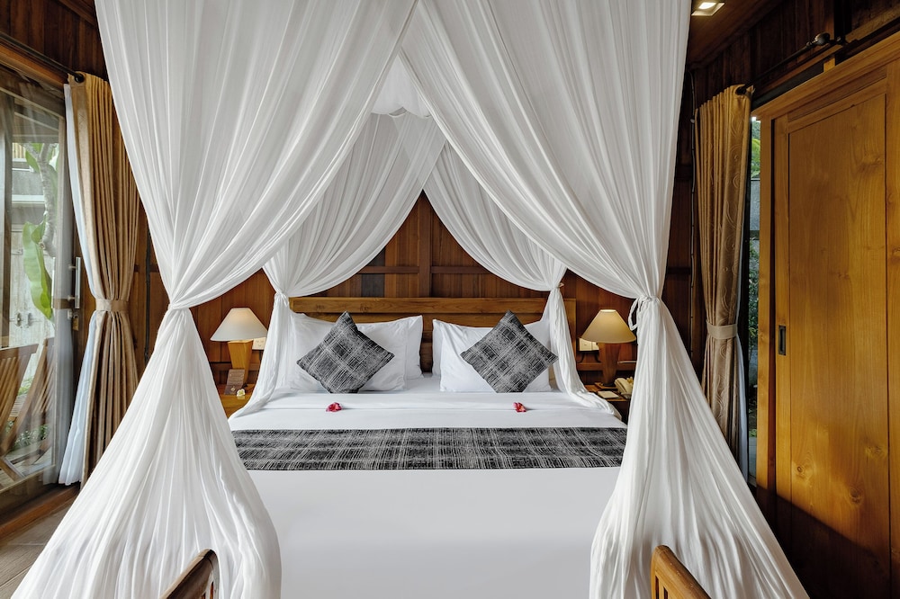 One Bedroom Wooden Pool Villa with Valley View photo 1