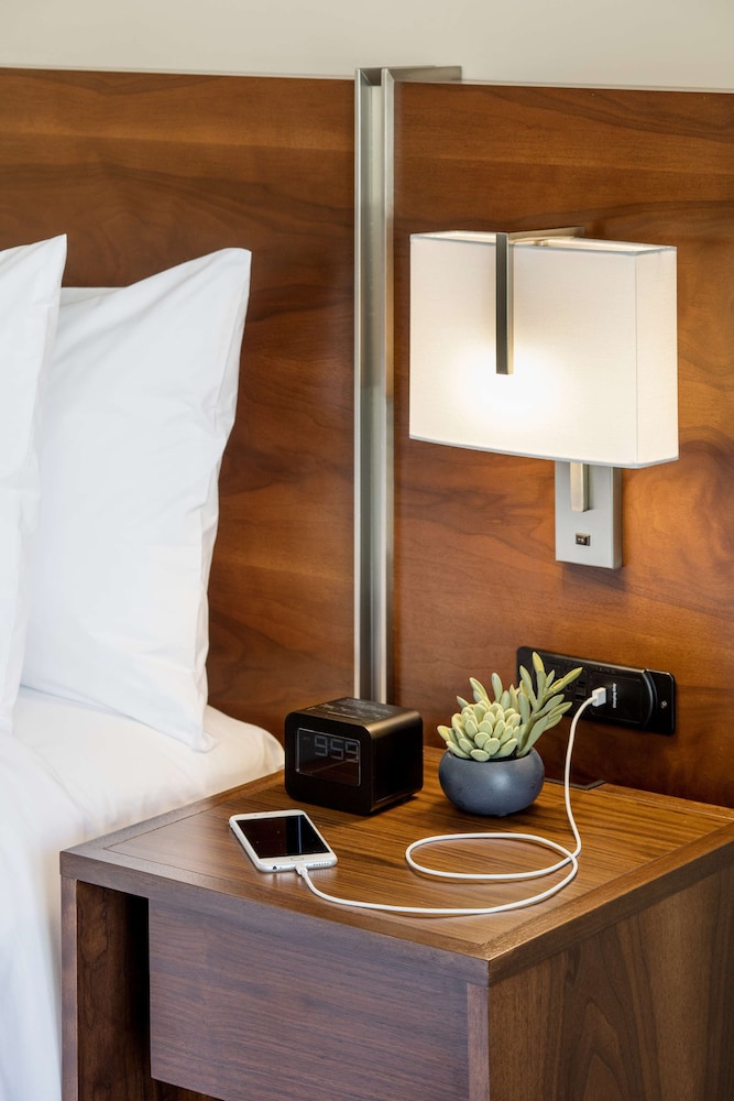 Suite, 1 Bedroom, Accessible (Roll-In Shower)