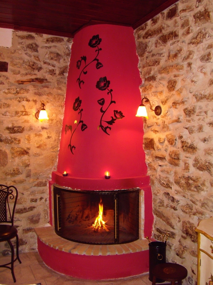 Economy Room, Fireplace photo 2