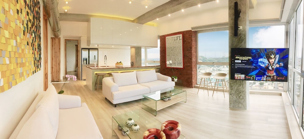Grand Apartment, 2 Bedrooms, River View photo 3
