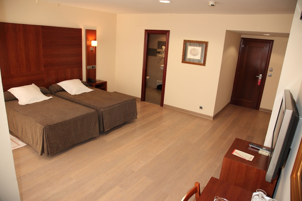 Standard Triple Room - Photo 3